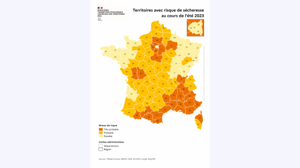 Carte de France représentant la localisation des tiques. Carte de score des habitats favorables à la tique <multi>[la]Ixodes ricinus</multi> en France métropolitaine (résolution des pixels 100 x 100 m). © I. Lebert et al. <multi>[en]Habitat suitability of Ixodes (HSI) ricinus tick in France using multi-criteria analysis. Geospatial Health 2022.</multi> La carte affiche une couleur différente selon le score HSI des territoires. Le score HSI est un système de score qui évalue entre 0 et 1 la qualité et la quantité d'habitat sur un territoire donné selon 10 facteurs. Il a été développé par le service américain de la pêche et de la faune. Il y a quatre couleurs pour quatre tranches (Le plus haut le score HSI, le plus adéquat l'habitat pour les tiques) : -* vert foncé, de 0 à 0,3 -* vert clair, au-delà de 0,3 jusqu'à 0,65 -* orange, au-delà de 0,65 jusqu'à 0,73 -* rouge, au-delà de 0,73. Les zones remarquables : -* Le pourtour méditerranéen et la frontière italienne sont en vert foncé. -* Le nord des Pyrénées, le Sud-Ouest du Massif central, le long du Rhône avant la côte, la région Grand-Est, le centre du Centre-Val de Loire, le périmètre d'île-de France, sont en rouge. -* Quatre zones manquent de données municipales sur les cerfs et les sangliers, et ne peuvent donner de résultats : l'ouest du Poitou-Charentes, l'Alsace, la Corse, et la frange orientale de la frontière espagnole.